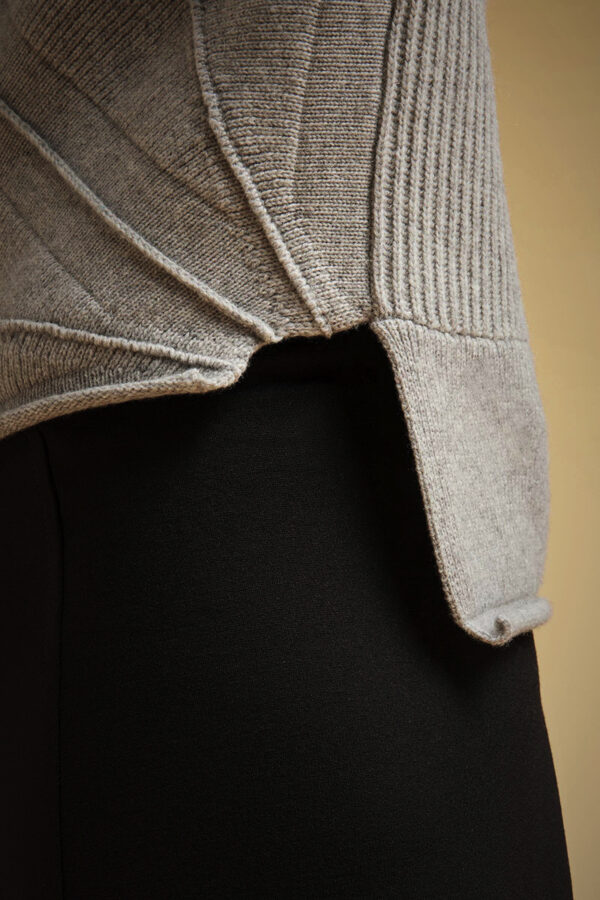 Maglia con tagli assimetrici LIVIANA CONTI - immagine 3